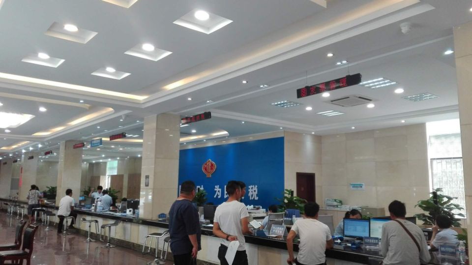 大理预约排队取号机系统/人脸识别排队叫号系统--云南丽晶光电有限公司