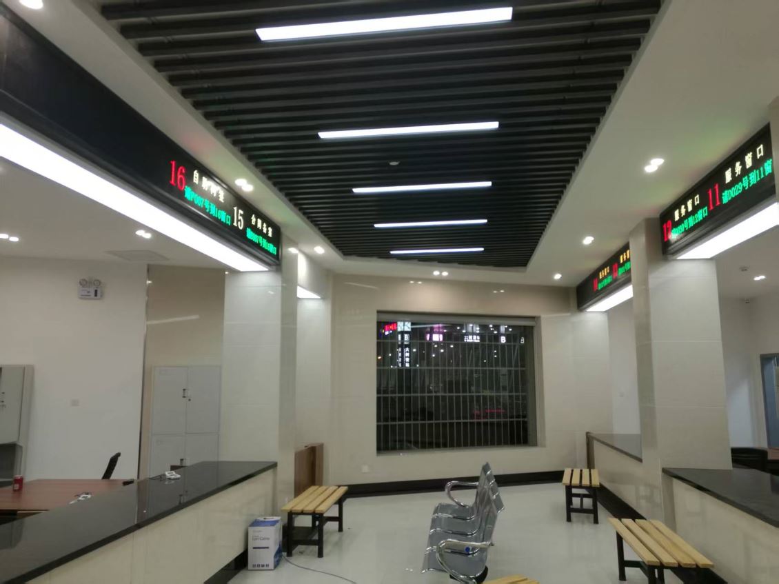AI大模型能确保公安出入境接待大厅排队叫号系统准确性吗?